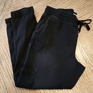 Black jean cargo pants size M new never worn